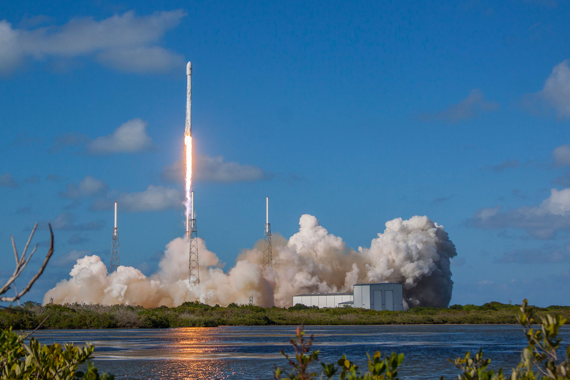 SpaceX Thaicom 8 rocket launch