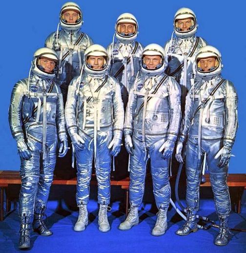 Mercury Seven Astronautas em trajes espaciais